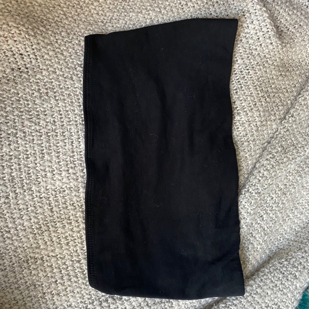 Black bando crop
